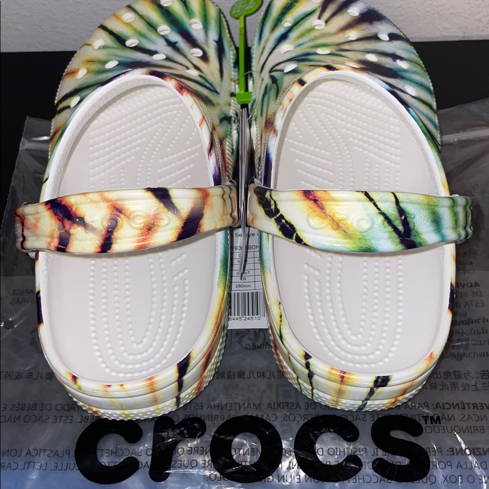 CROCS Classic Tie Dye Groovy Clog - Picture 6 of 11